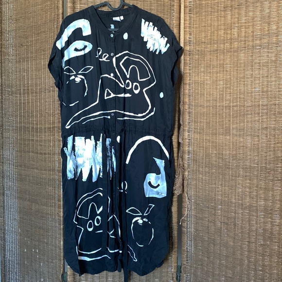 alex steele Dresses & Skirts - Alex Steele black sketch dress with white paint detail and cap sleeves